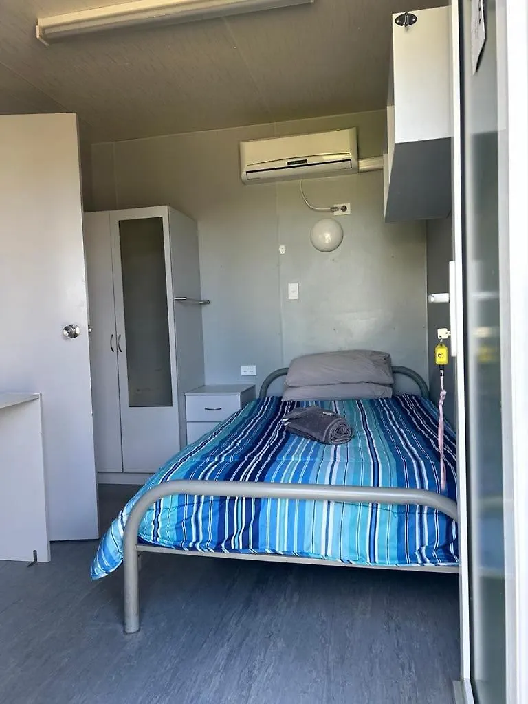 **** Hotel Gundy Pub & Caravan Park Gundiah Australia