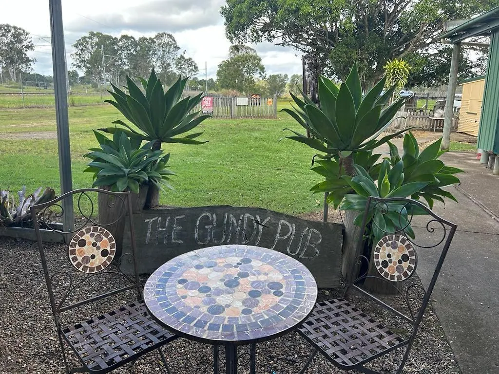 Gundy Pub & Caravan Park Gundiah Hotel