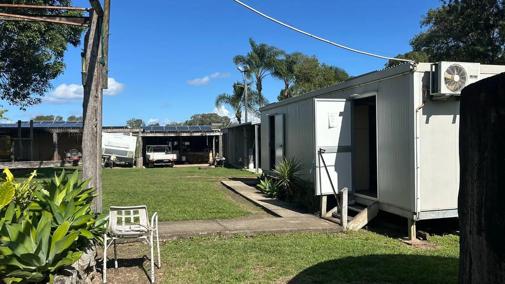 **** Hotel Gundy Pub & Caravan Park Gundiah Australia
